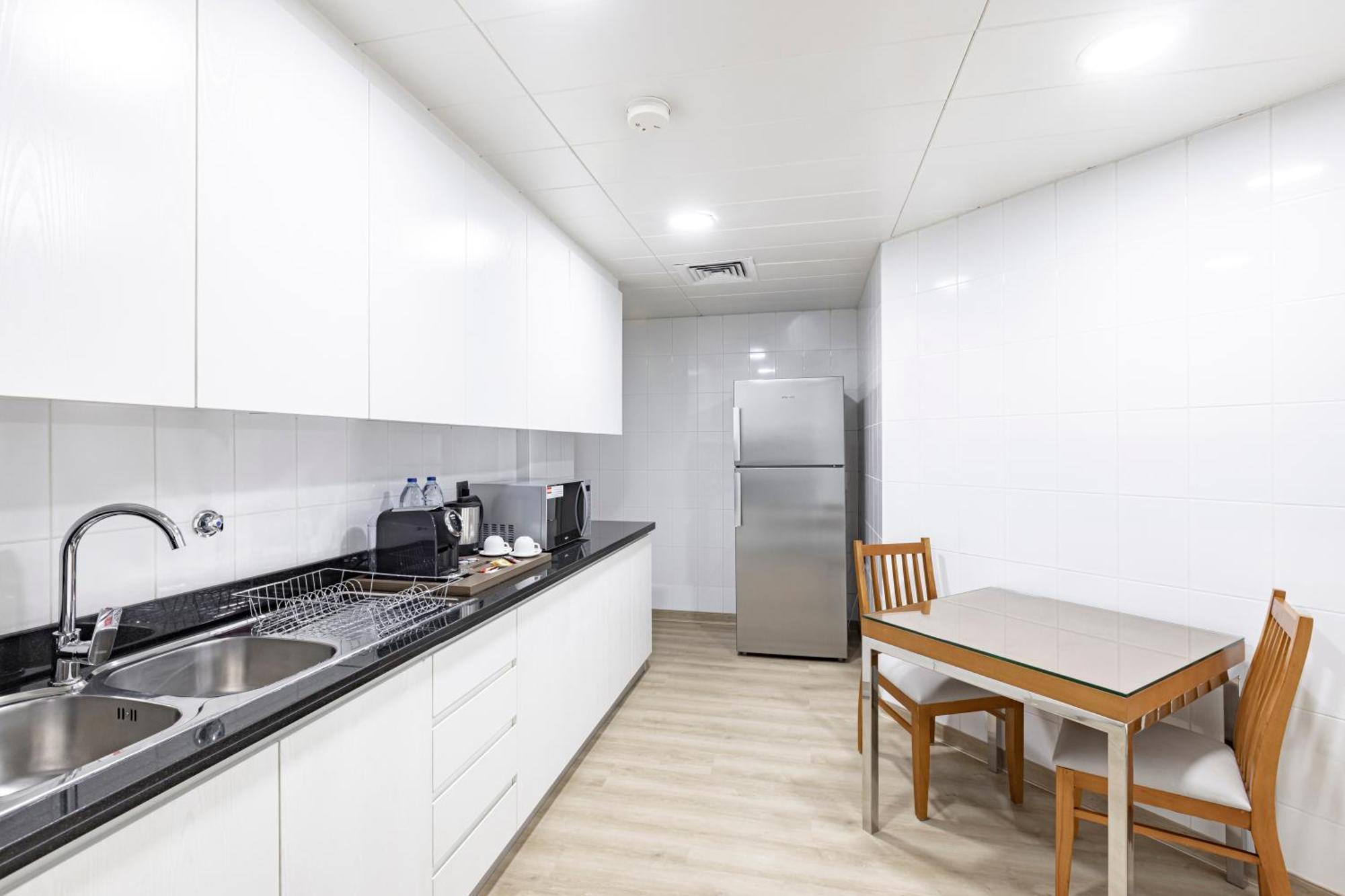 Golden Sands Suites Дубай Номер фото