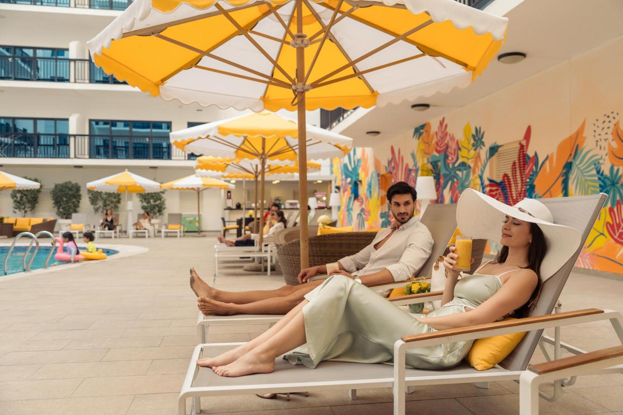 Golden Sands Suites Дубай Экстерьер фото